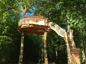 Cabane perchée la vie en rose séjour insolite