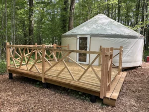 Yourte nature cabane bois d'orient
